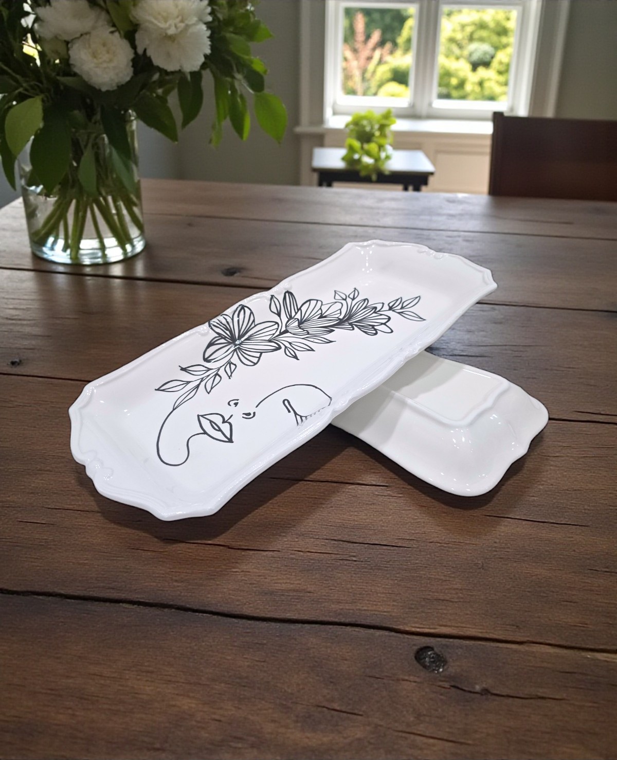 Plateau Cake Face Art – Image 2